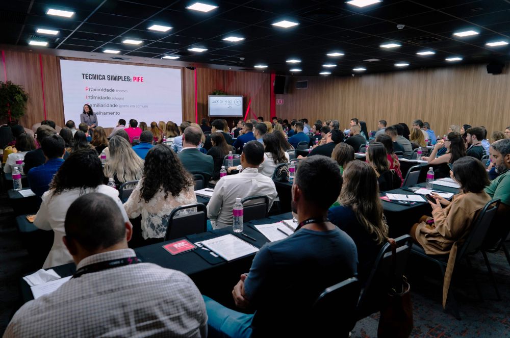 Dra. Kátia Viegas e Dra. Ana Beatriz em imersão estratégica de Técnicas Comerciais
